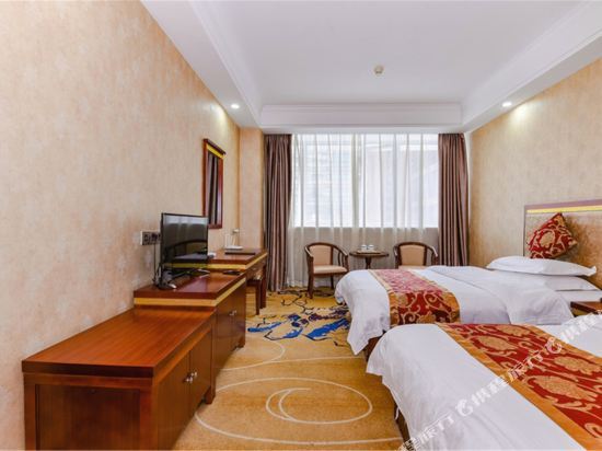 Синьян: 金通大酒店(信阳火车站天润广场店)