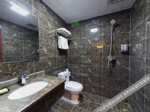 Шэньян: Home Inn Huayi Hotel (Kangping Hanguang Street)