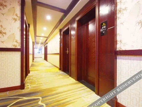 Лешан: Pearl Hotel