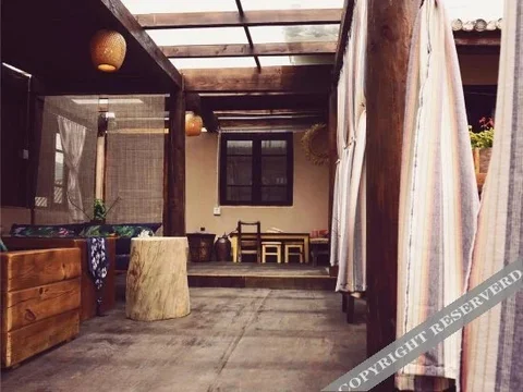Дали: Miss May Hotel