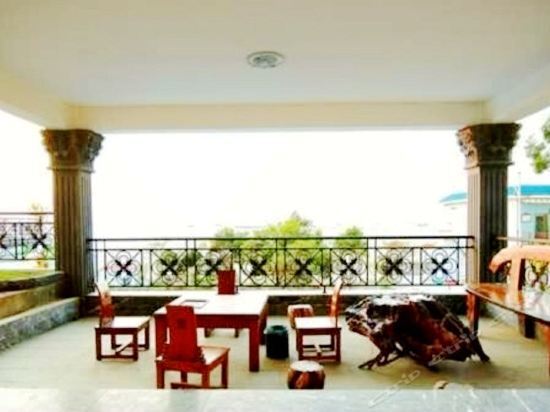 Бэйхай: Guanling Castle Hotel (Beihai Guantouling)
