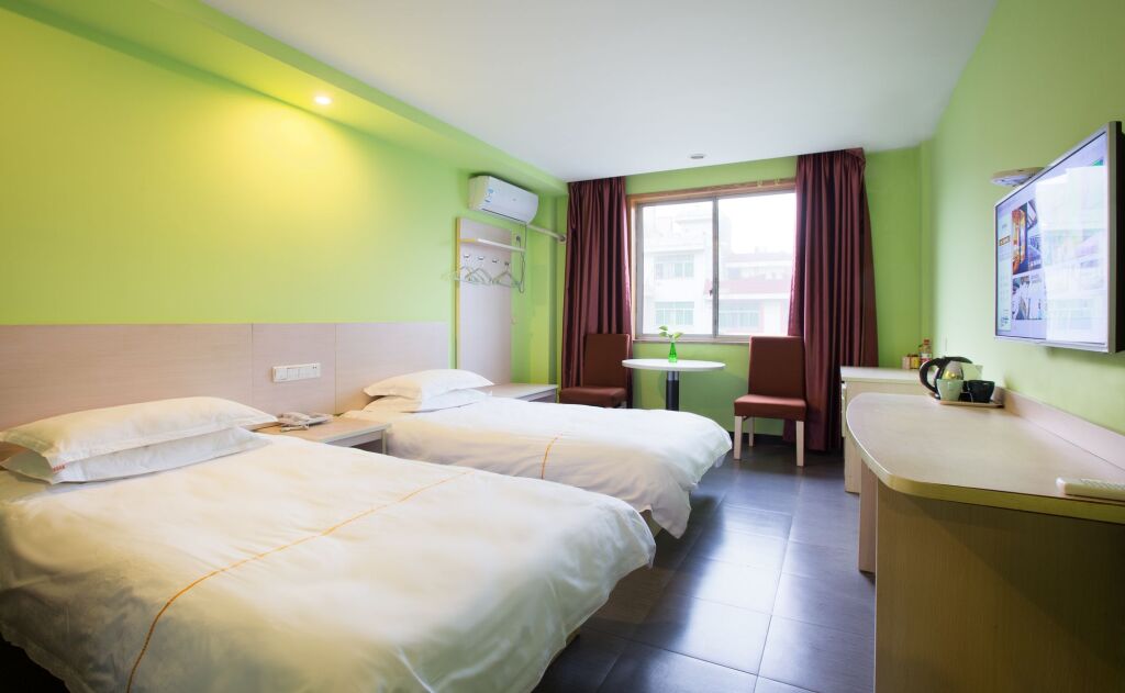 Дунъян: Dongfang Zhixing Express Hotel