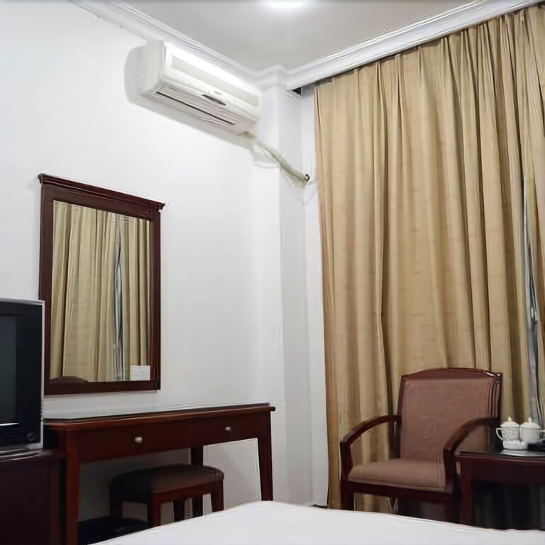Чжухай: Jinlesi Business Hotel Zhuhai