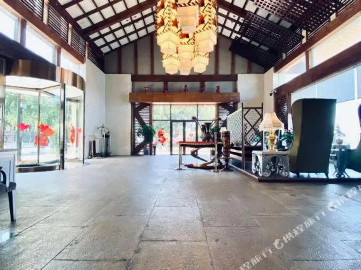 Сичан: Qionghai Saibo House Hotel