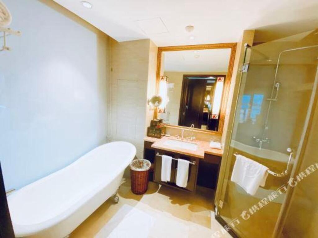 Сичан: Qionghai Saibo House Hotel