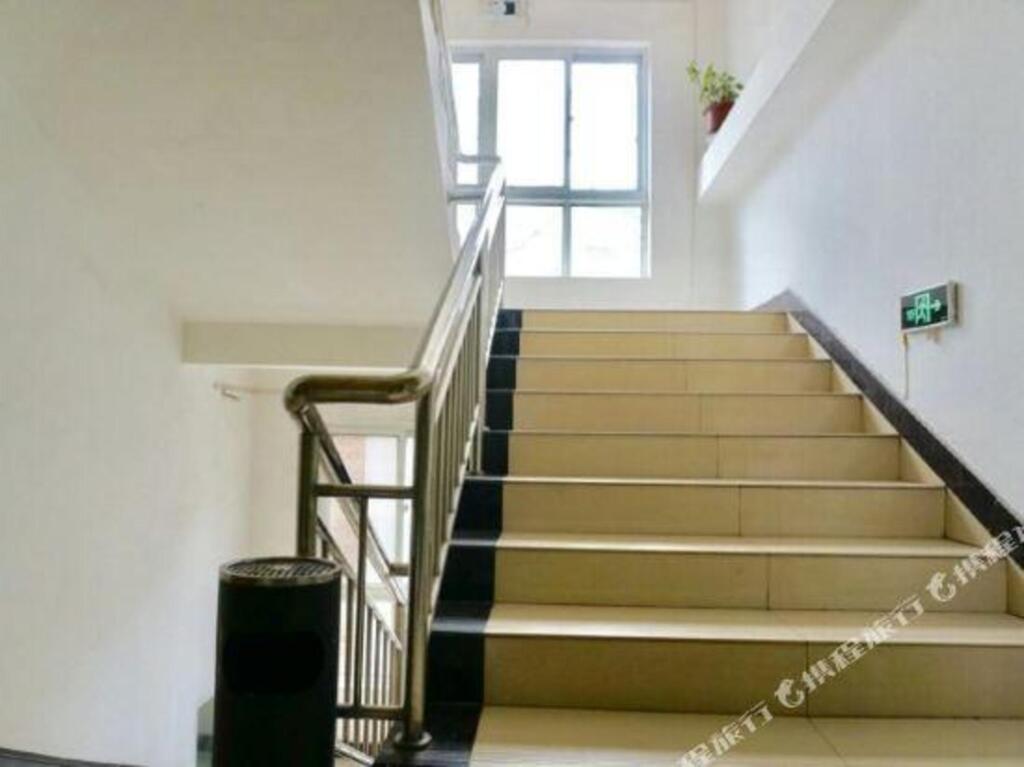 Лоян: Xiaocheng Renjia Express Hotel