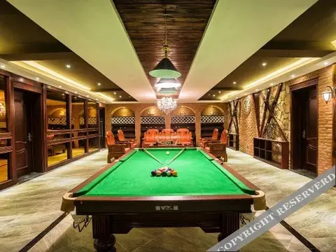 Вэйфан: Zhongjin International Business Hotel (Weifang Railway Station North Square Taihua City)