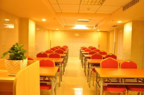Цзинин: Grace Inn Jining Administrative Approval Center Branch