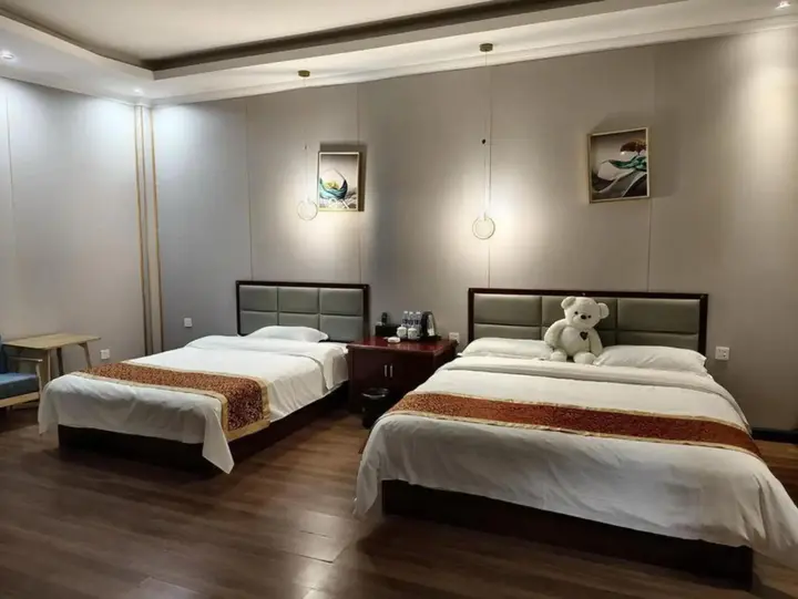 Чэнду: Longjing Business Hotel
