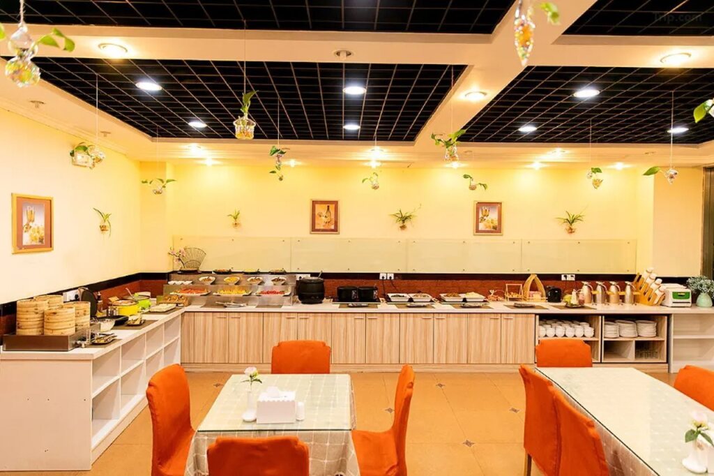 Уху: Homeinn Hotel (Wuhu High-Speed Railway Station Zhashan East Road Wanda)