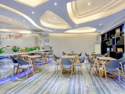 Яншо: Pine House(Yangshuo West Street Branch)