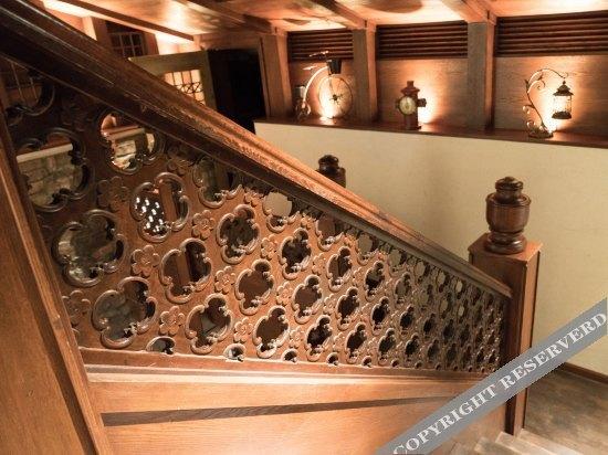 Шангри-Ла: Xiangge Huangfu Holiday Hotel