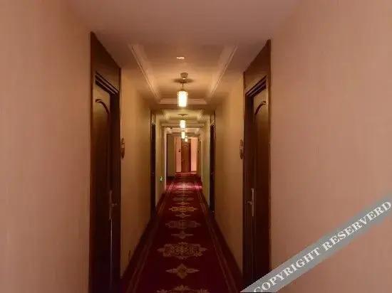 Харбин: Harbin Zhenning Hotel (Central Street Subway Station Sophia Church Branch)