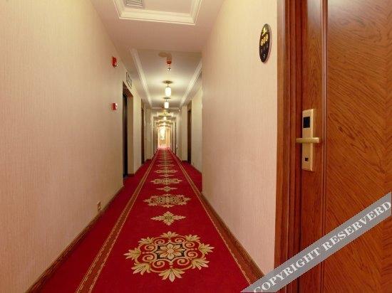 Харбин: Harbin Zhenning Hotel (Central Street Subway Station Sophia Church Branch)