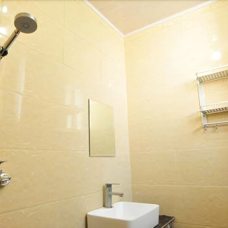 Дали: Letu International Hostel