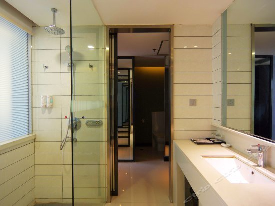 Наньнин: Yueyan Hotel (Nanning Convention and Exhibition Center Longxi Subway Station)