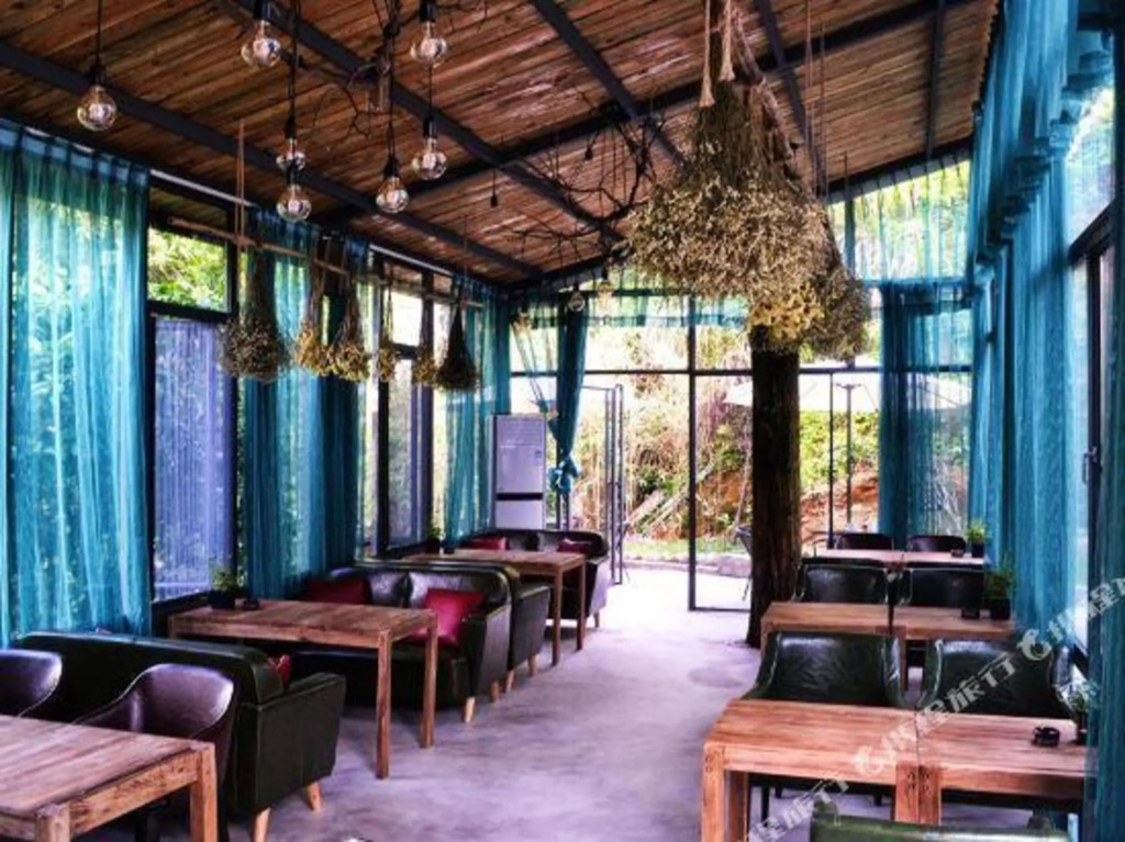 Цзиндэчжэнь: Jiujianban Hostel