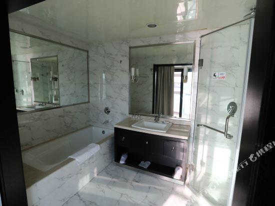 Чанчжоу: Zhushanhu Lake Town Lakeside Pavilion Hotel