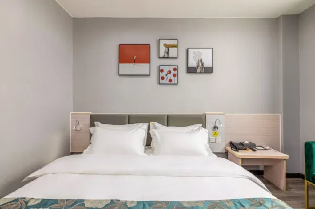 Лунъянь: Home Inn Paibo Cloud Hotel (Longyan Trading City Railway Station Branch)