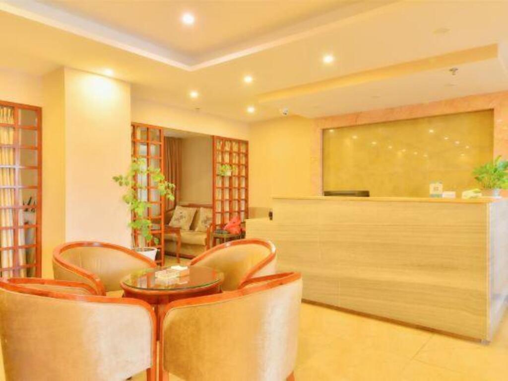 Hello Hotel (Yuzhong Ancient City) — фото 6