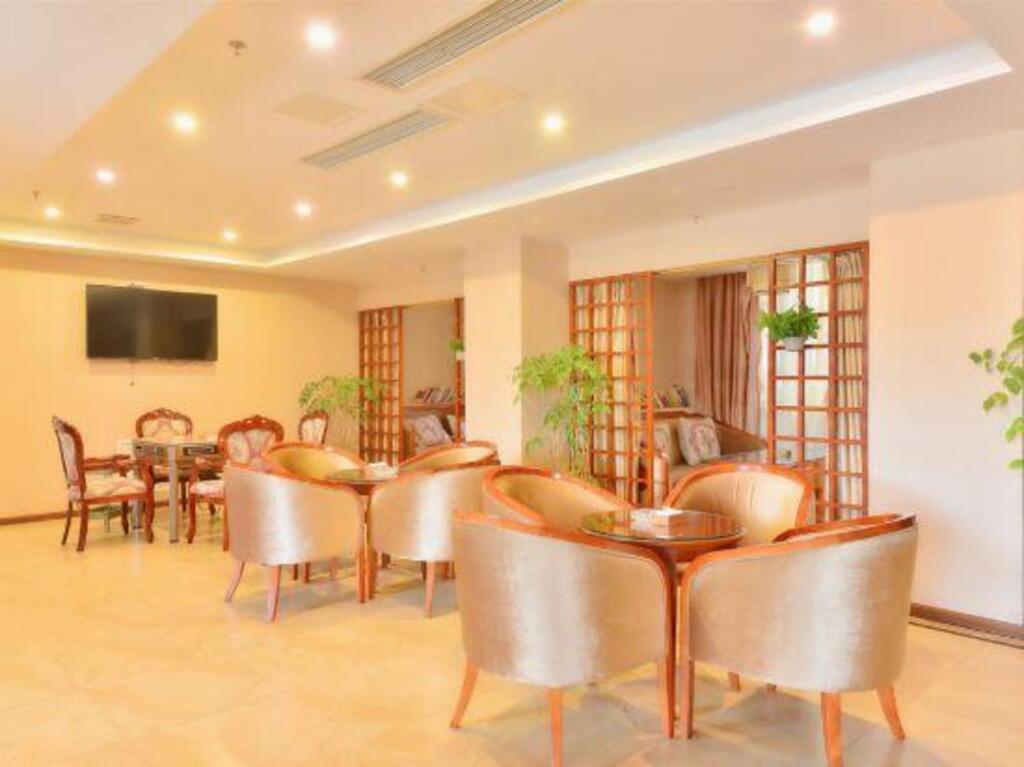 Hello Hotel (Yuzhong Ancient City) — фото 5