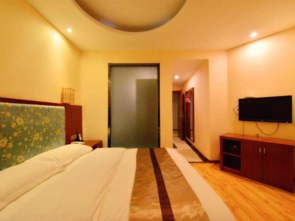 Hello Hotel (Yuzhong Ancient City) — фото 2