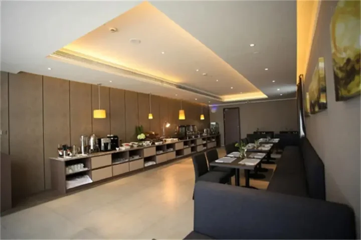 Шанхай: Homeinn Plus Hotel (Kunshan Beimeng Road Jiufang City)