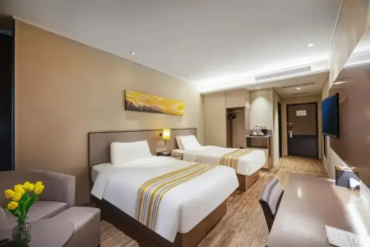 Шанхай: Homeinn Plus Hotel (Kunshan Beimeng Road Jiufang City)