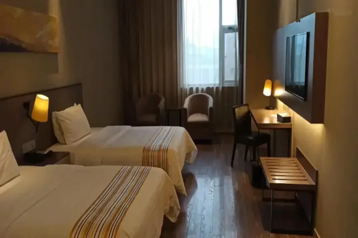 Шанхай: Homeinn Plus Hotel (Kunshan Beimeng Road Jiufang City)