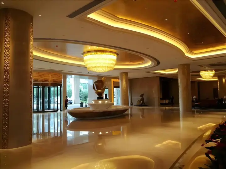 Хэнъян: Laibor international hotel
