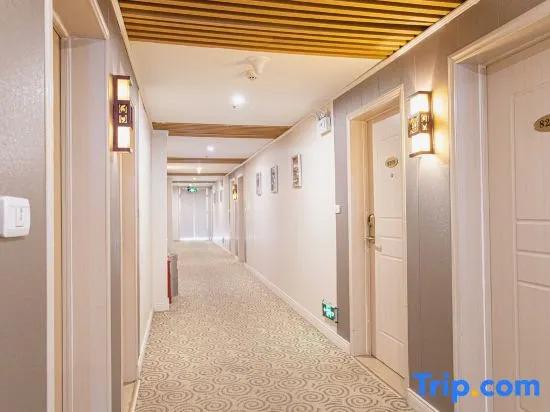 Ичан: Xinshidai Business Hotel