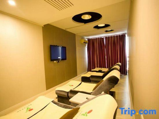 Ичан: Xinshidai Business Hotel