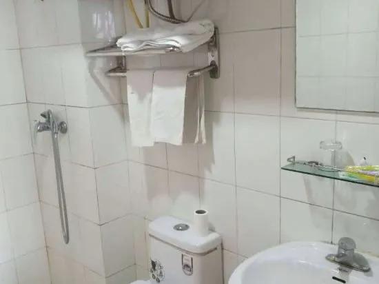 Шанхай: Dongying Hotel
