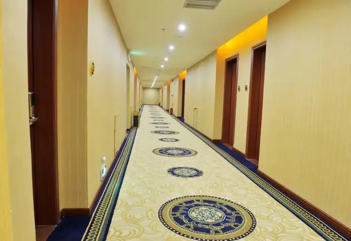Шаогуань: Kam · Tak · Yil Hotel