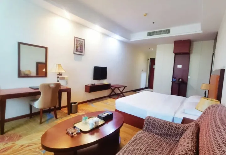 Шаогуань: Kam · Tak · Yil Hotel