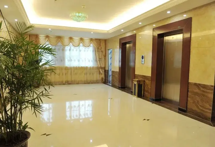 Шаогуань: Kam · Tak · Yil Hotel
