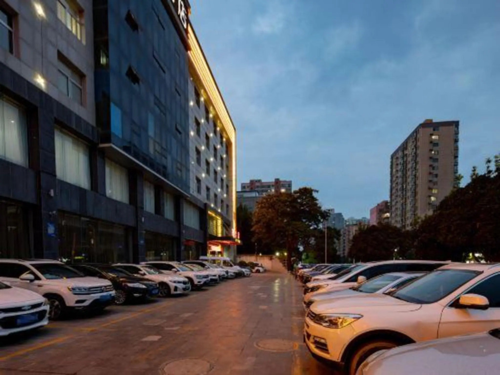 Вэйнань: Hua Nian Hotel
