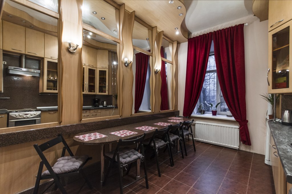 Санкт-Петербург: Uyutnoe Oblako Na Rubinshtejna Hostel