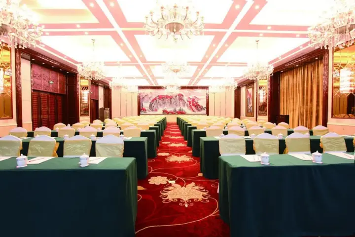 Хэнъян: Shenlongyingjia Hotel