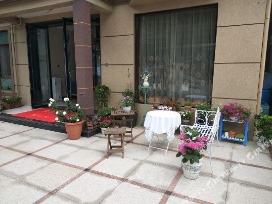 Чжоушань: Zhujiajian Hongbo Inn