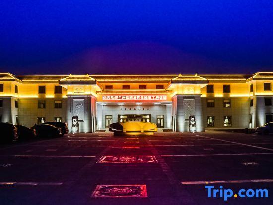 Цзюцюань: Huaxia International Hotel