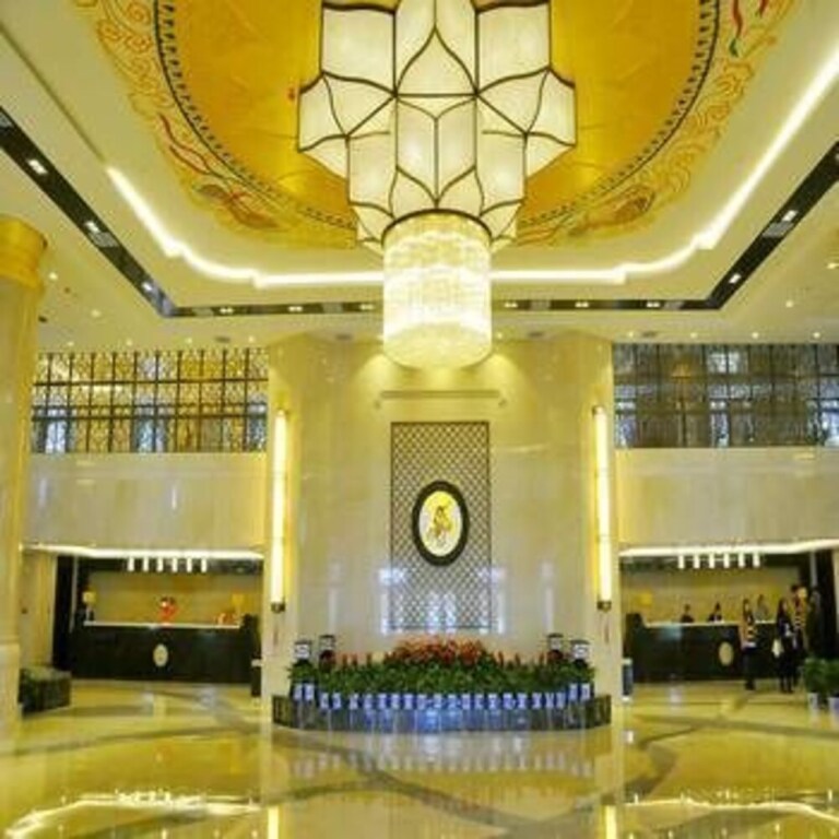 Цзюцюань: Huaxia International Hotel