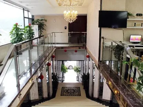 Лючжоу: 柳州贝尔希望宾馆（地王新天地店）