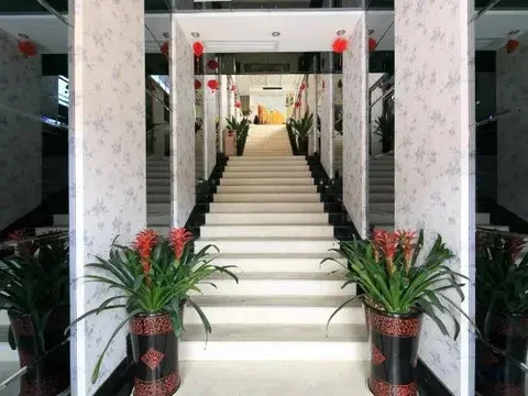 Лючжоу: 柳州贝尔希望宾馆（地王新天地店）