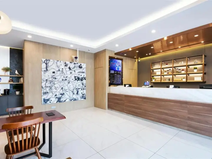 Ханчжоу: HanTing Premium Hotel (Hangzhou Linping Intime City Subway Station)