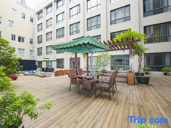 Чжоушань: Maison New Century Hotel