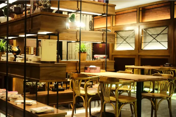 Чунцин: James Joyce Coffetel Chongqing Huangnibang Subway Station