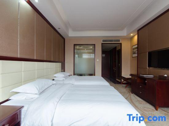 Шиянь: Zhushan International Hotel