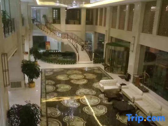 Шиянь: Zhushan International Hotel