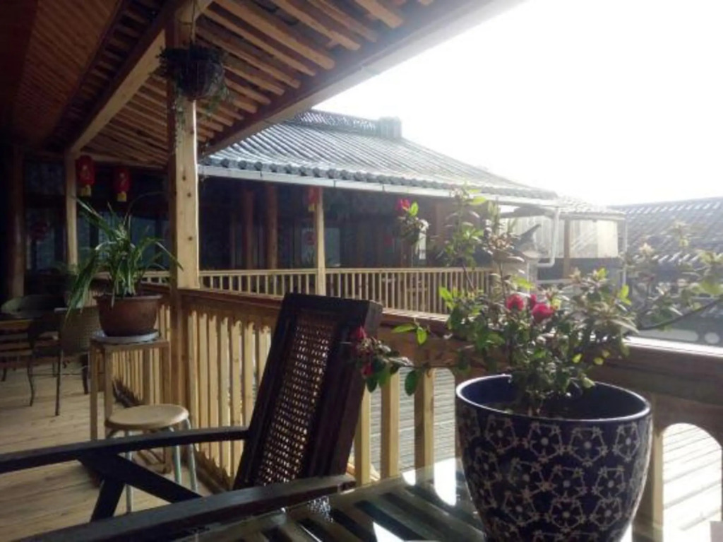 Баошань: Bihailou Inn